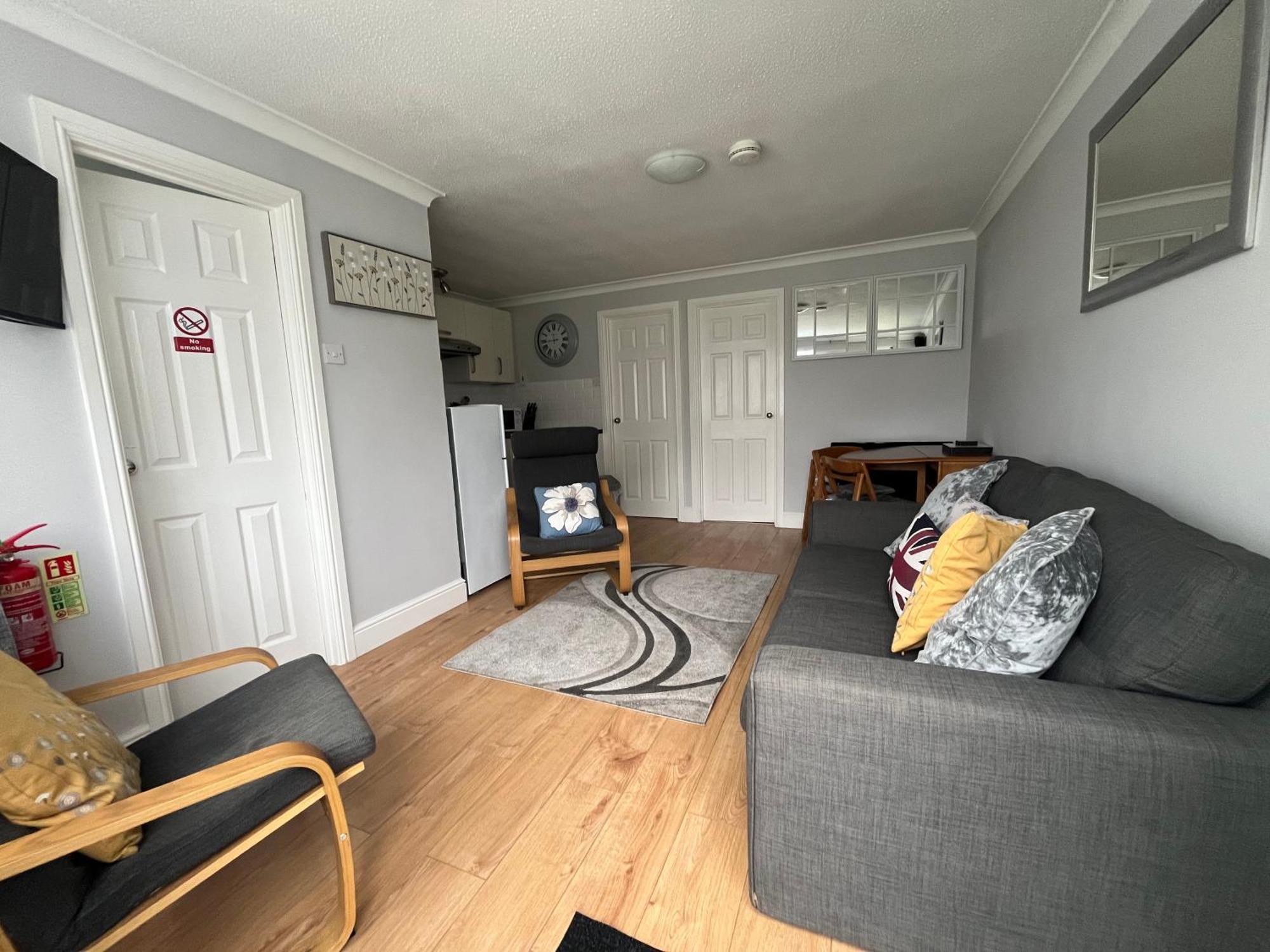 194, Belle Aire, - Two Bed Recently Renovated Chalet, Sleeps 4, Pet Friendly, Free Wi-fi And Bed Linen And Towels Included Chalet *