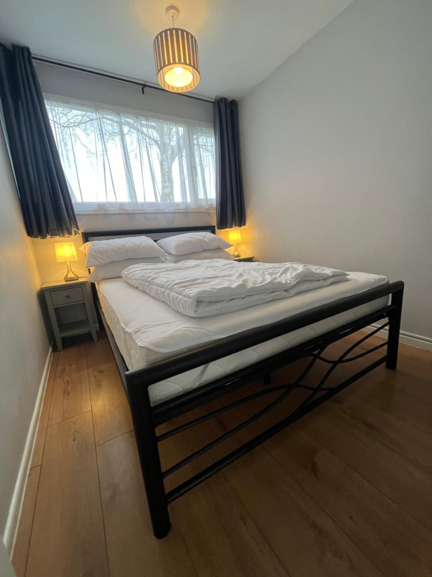 Chalet 194, Belle Aire, - Two Bed Recently Renovated Chalet, Sleeps 4, Pet Friendly, Free Wi-fi And Bed Linen And Towels Included *